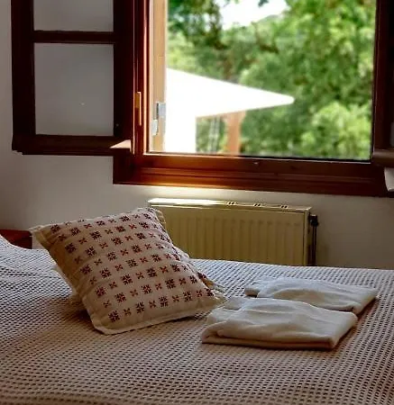 On The Road House Apartment Aperathos