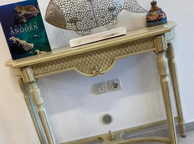 On The Road House Apartamento Apérathos